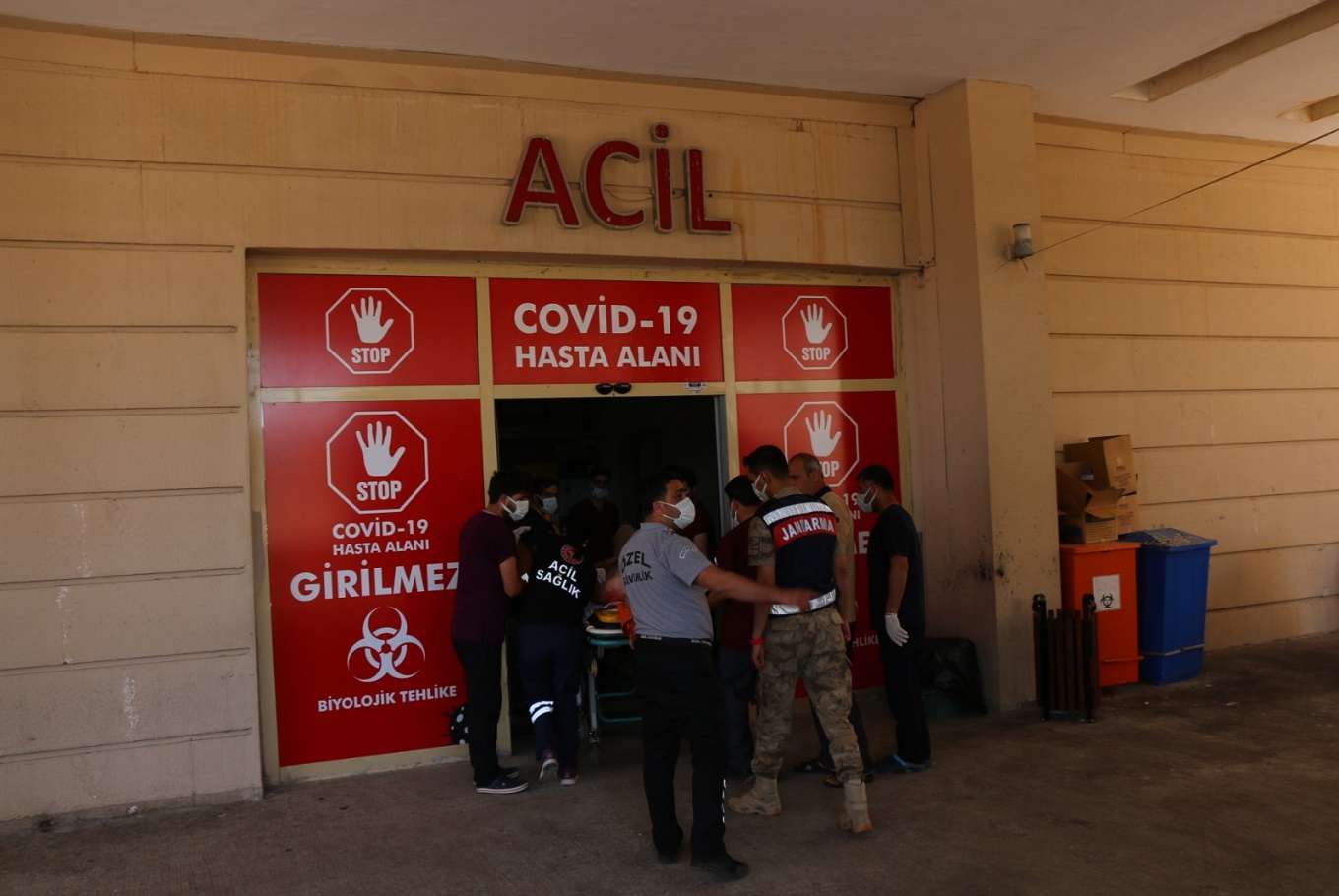 Şanlıurfa’da otomobilin şarampole yuvarlanması sonucu biri bebek 3 kişi yaralandı Şanlıurfa’da otomobilin şarampole yuvarlanması sonucu biri bebek 3 kişi yaralandı